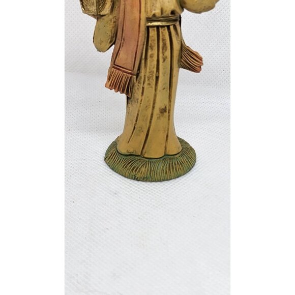 Vintage Depose Nativity Figurine – Italian-Made Man with Crown Holding Box - Picture 9 of 12